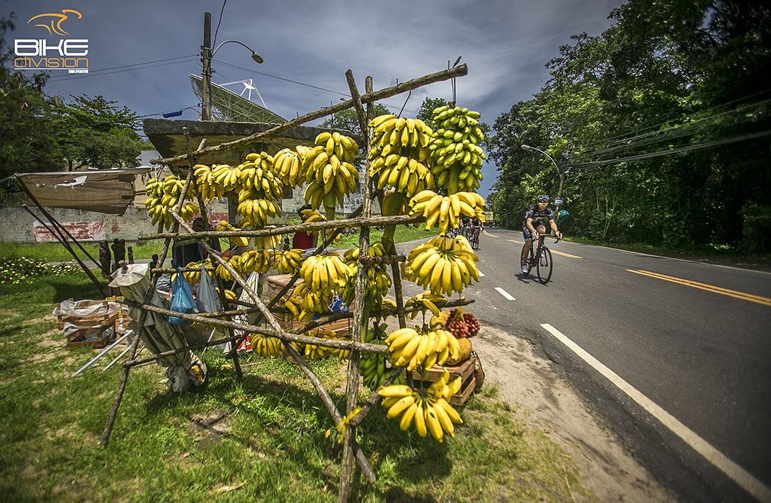 Banana durante pedalata.jpg