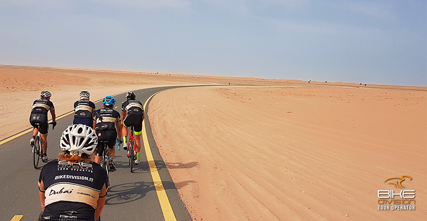 Bike tour nel deserto con Bike Division - 
		 granfondo dubai